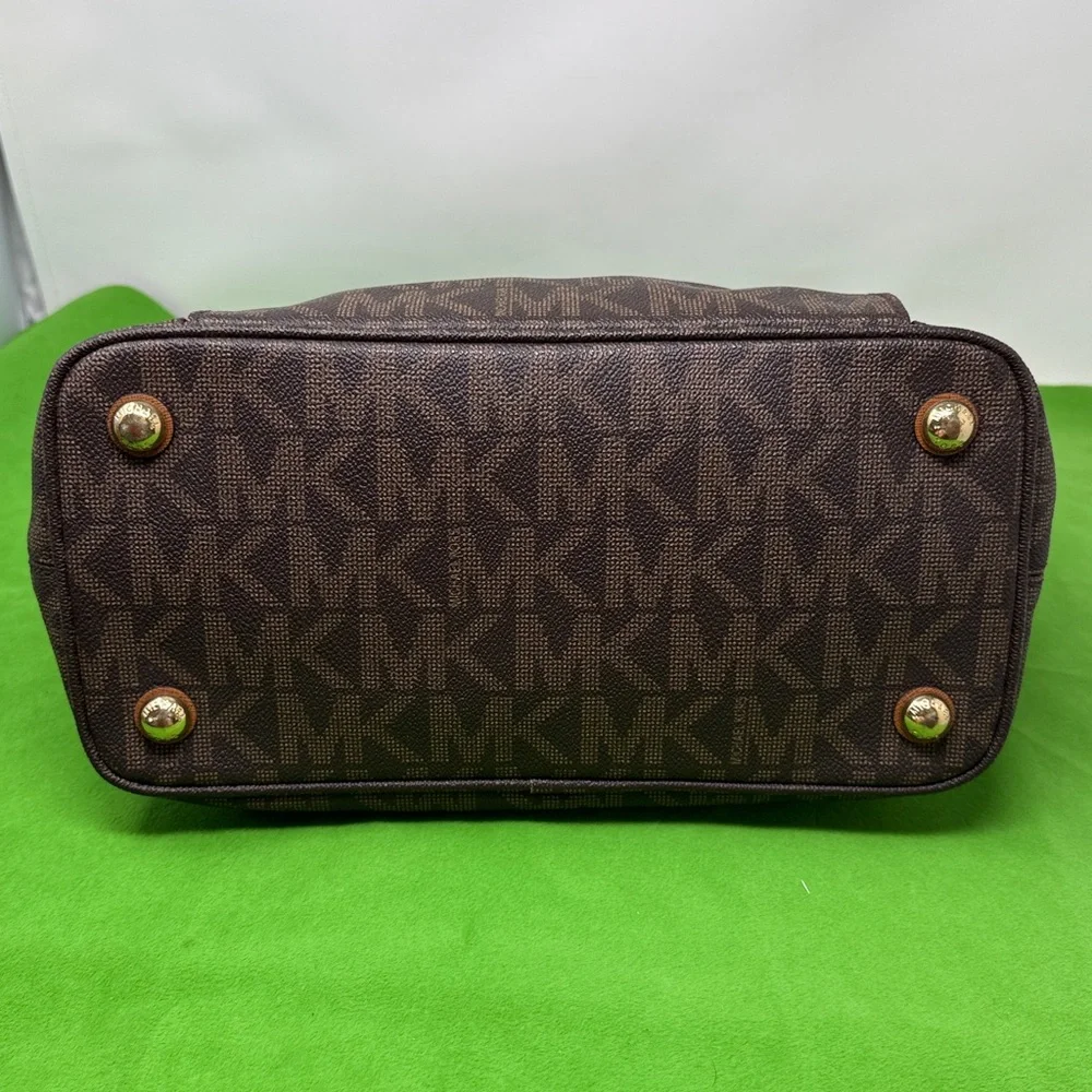 MICHAEL KORS BROWN LOGO LARGE TOTE WITH FRONT POCKET - Picture 7 of 16